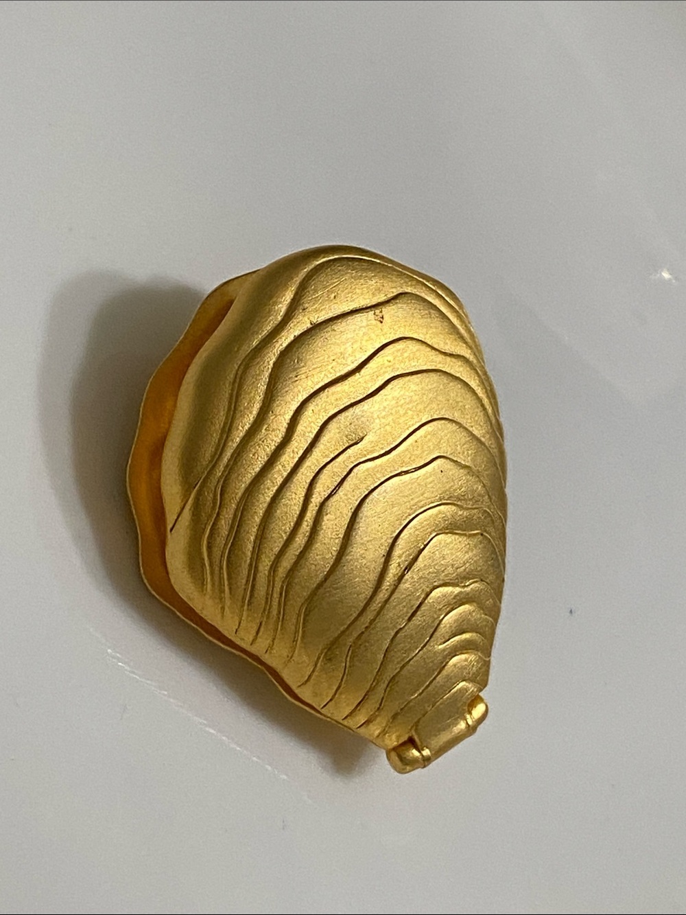 JJ Oyster 🦪 Brooch with Pearl